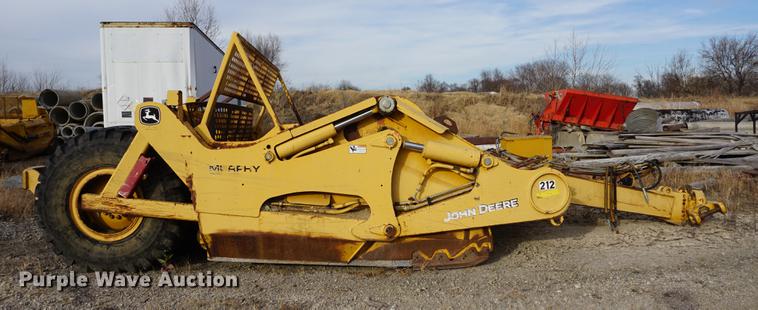 image for item DA1486 2005 John Deere 1810E scraper