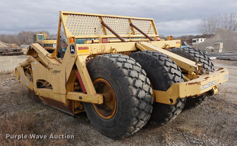 image for item DA1486 2005 John Deere 1810E scraper