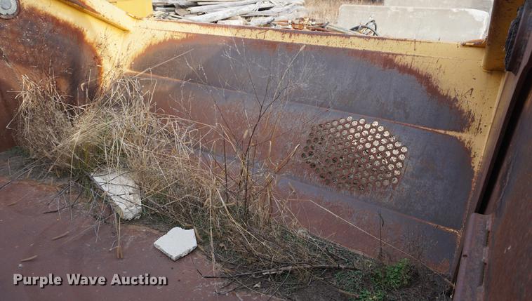 image for item DA1486 2005 John Deere 1810E scraper