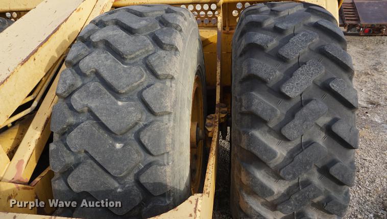 image for item DA1486 2005 John Deere 1810E scraper