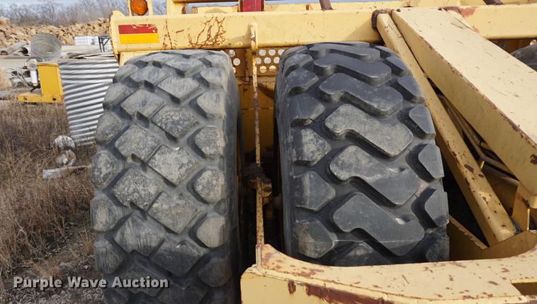 image for item DA1486 2005 John Deere 1810E scraper