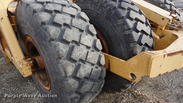 image for item DA1486 2005 John Deere 1810E scraper