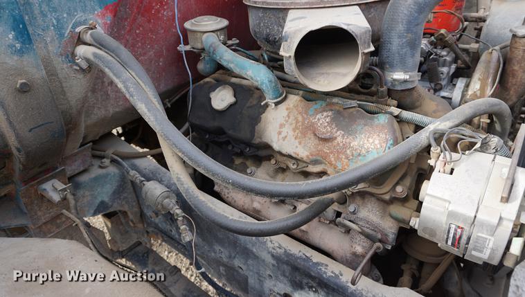 image for item DA1487 1983 International S1600 flatbed truck