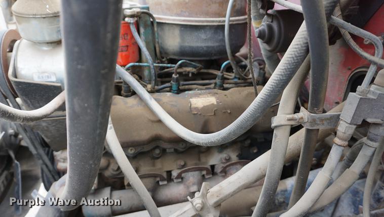 image for item DA1487 1983 International S1600 flatbed truck