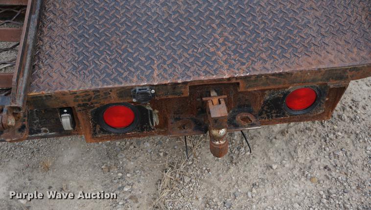 image for item DA1487 1983 International S1600 flatbed truck