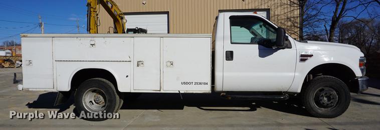 image for item DA1493 2008 Ford F350 Super Duty utility bed pickup truck