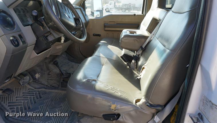 image for item DA1493 2008 Ford F350 Super Duty utility bed pickup truck
