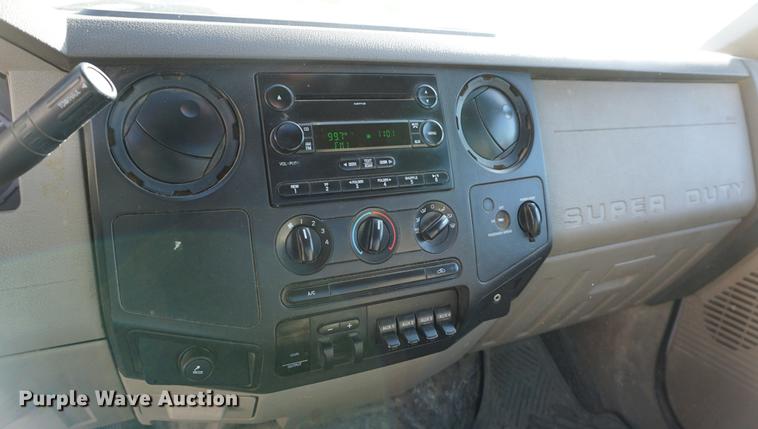 image for item DA1493 2008 Ford F350 Super Duty utility bed pickup truck