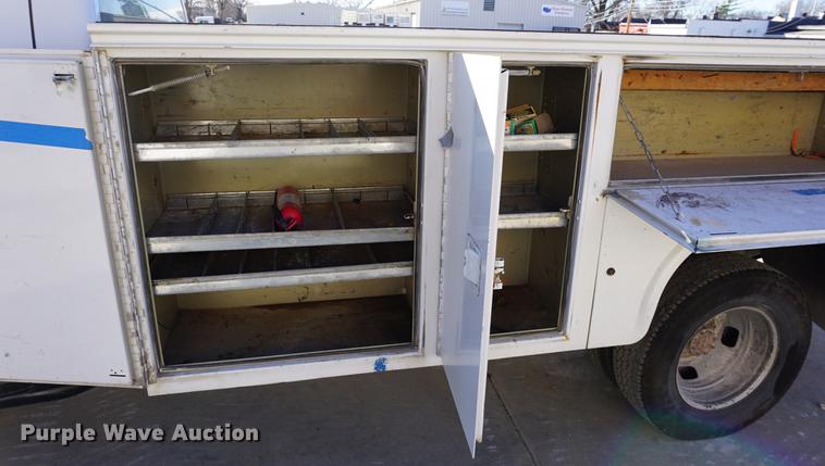 image for item DA1493 2008 Ford F350 Super Duty utility bed pickup truck