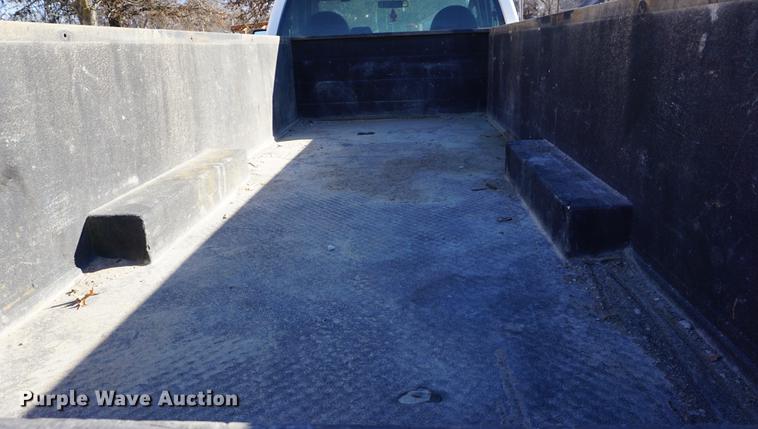 image for item DA1493 2008 Ford F350 Super Duty utility bed pickup truck