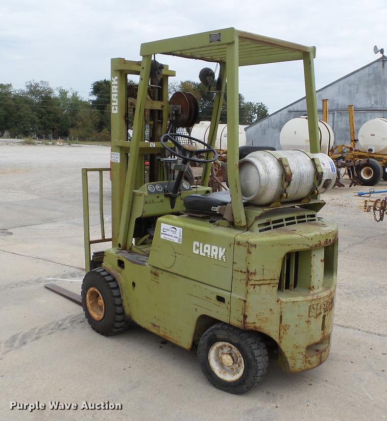 image for item DA2417 1980 Clark C500Y25 forklift