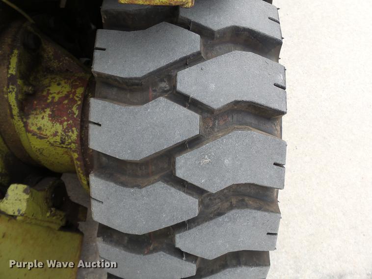 image for item DA2417 1980 Clark C500Y25 forklift