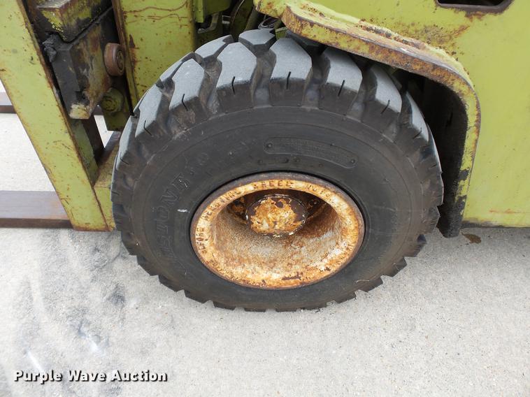 image for item DA2417 1980 Clark C500Y25 forklift