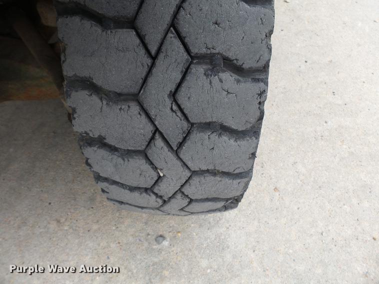 image for item DA2417 1980 Clark C500Y25 forklift