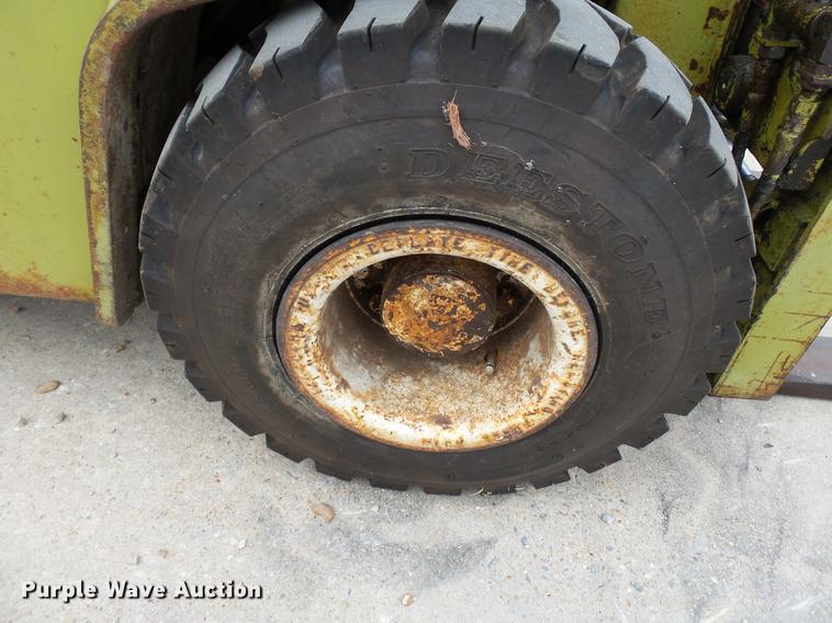 image for item DA2417 1980 Clark C500Y25 forklift