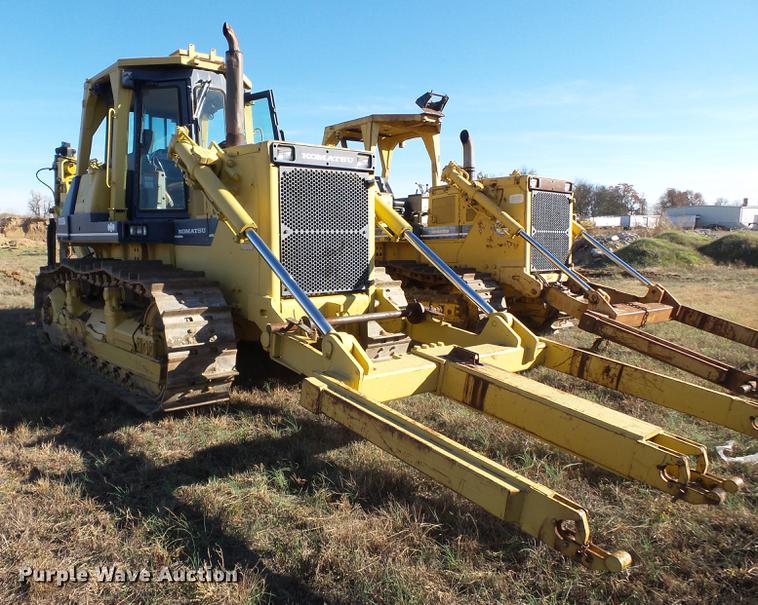 image for item DA2429 1994 Komatsu D135A-2 cable plow