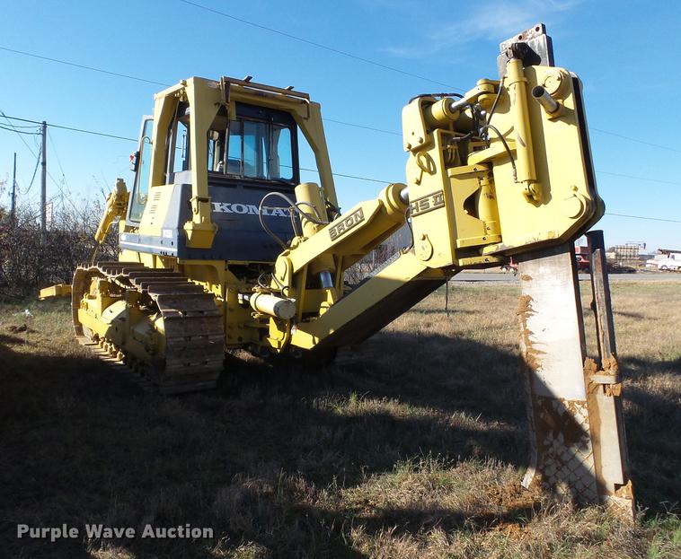 image for item DA2429 1994 Komatsu D135A-2 cable plow