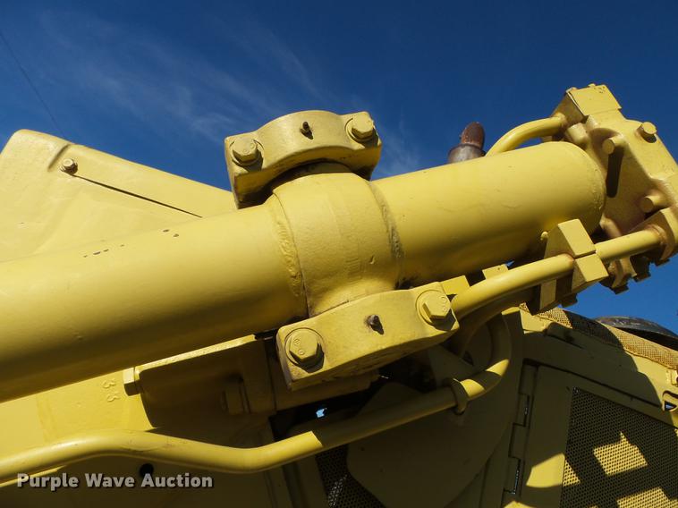 image for item DA2429 1994 Komatsu D135A-2 cable plow