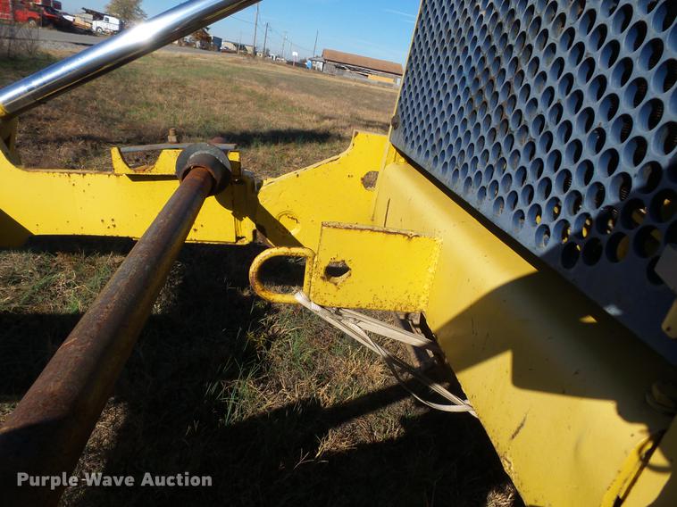 image for item DA2429 1994 Komatsu D135A-2 cable plow