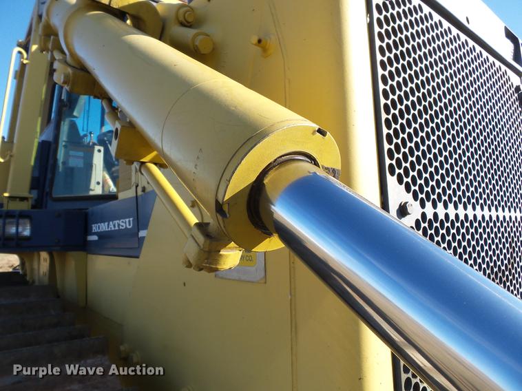 image for item DA2429 1994 Komatsu D135A-2 cable plow