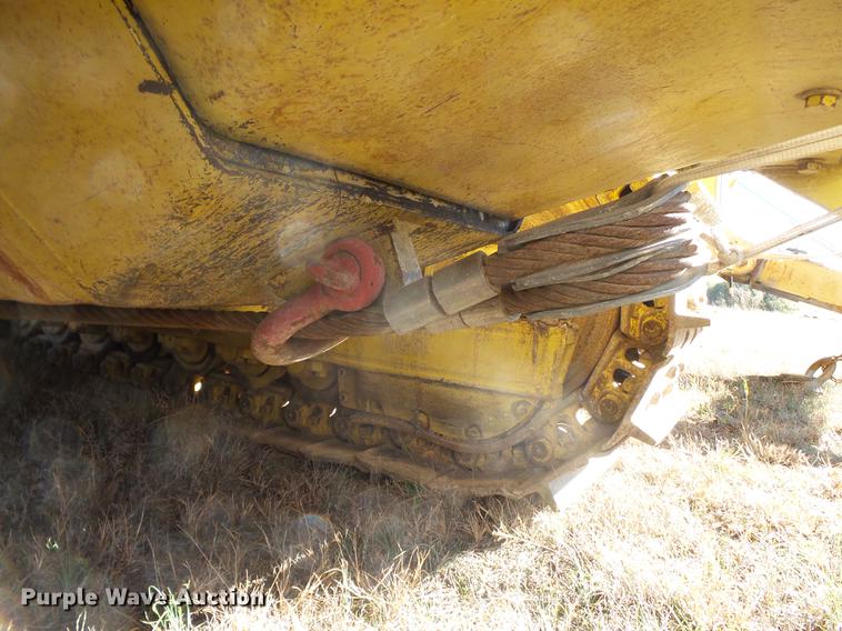 image for item DA2429 1994 Komatsu D135A-2 cable plow