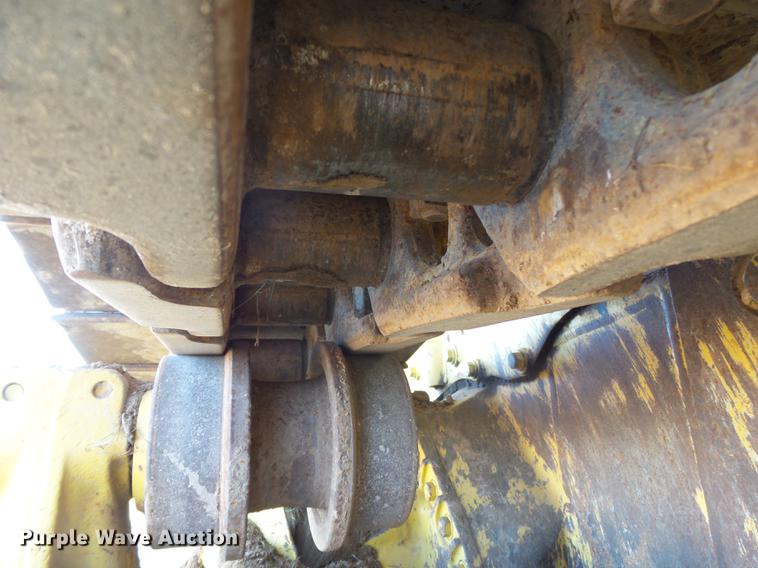 image for item DA2429 1994 Komatsu D135A-2 cable plow