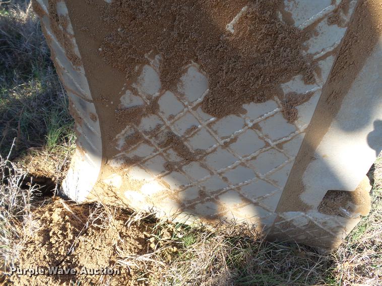 image for item DA2429 1994 Komatsu D135A-2 cable plow