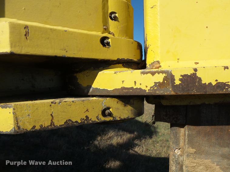 image for item DA2429 1994 Komatsu D135A-2 cable plow