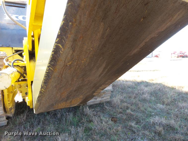 image for item DA2429 1994 Komatsu D135A-2 cable plow