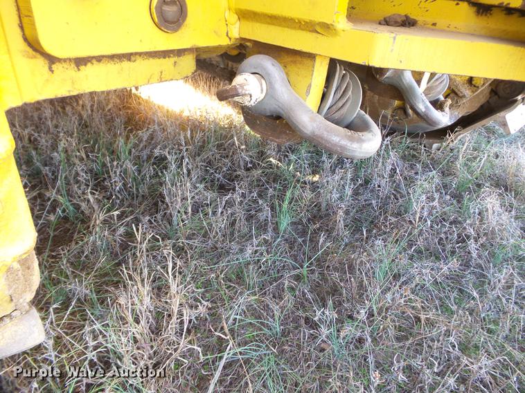 image for item DA2429 1994 Komatsu D135A-2 cable plow