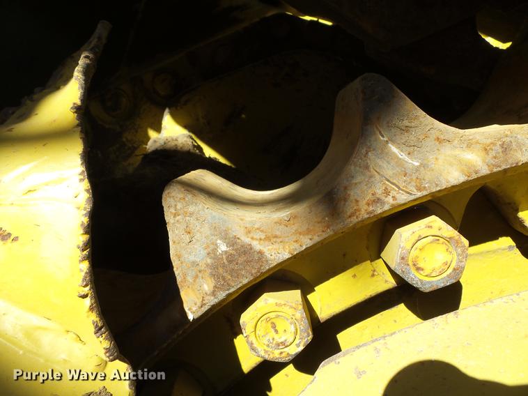 image for item DA2429 1994 Komatsu D135A-2 cable plow