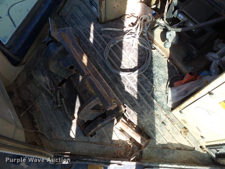 image for item DA2429 1994 Komatsu D135A-2 cable plow