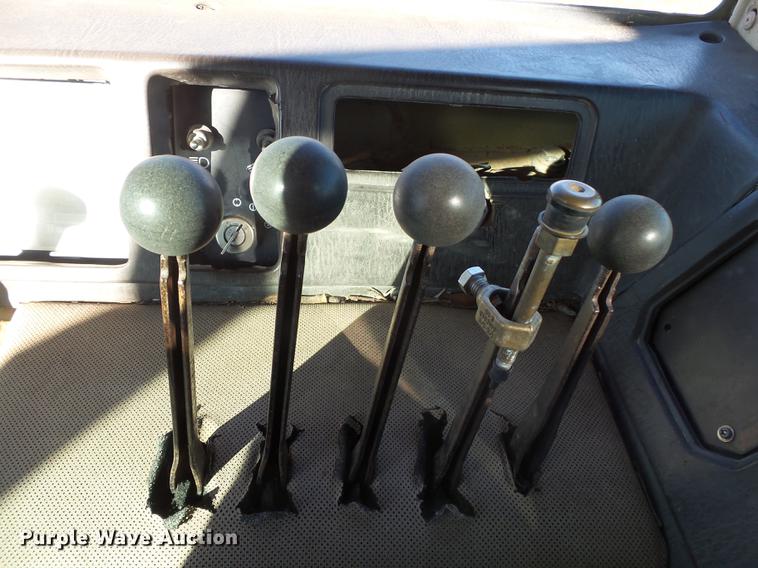 image for item DA2429 1994 Komatsu D135A-2 cable plow