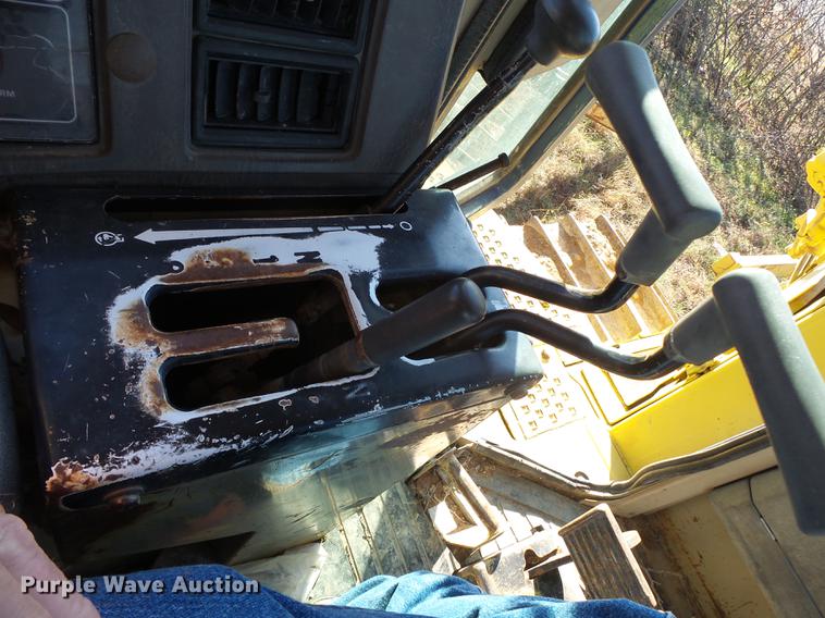 image for item DA2429 1994 Komatsu D135A-2 cable plow