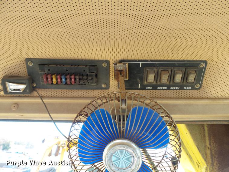 image for item DA2429 1994 Komatsu D135A-2 cable plow