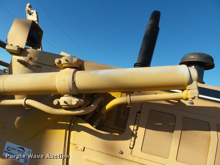 image for item DA2431 1992 Komatsu D68E-1 cable plow