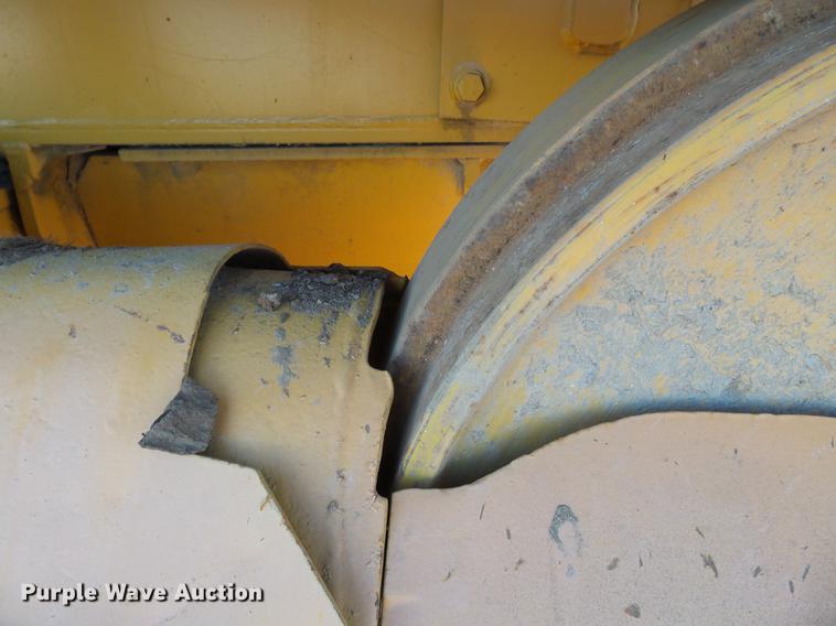 image for item DA2431 1992 Komatsu D68E-1 cable plow