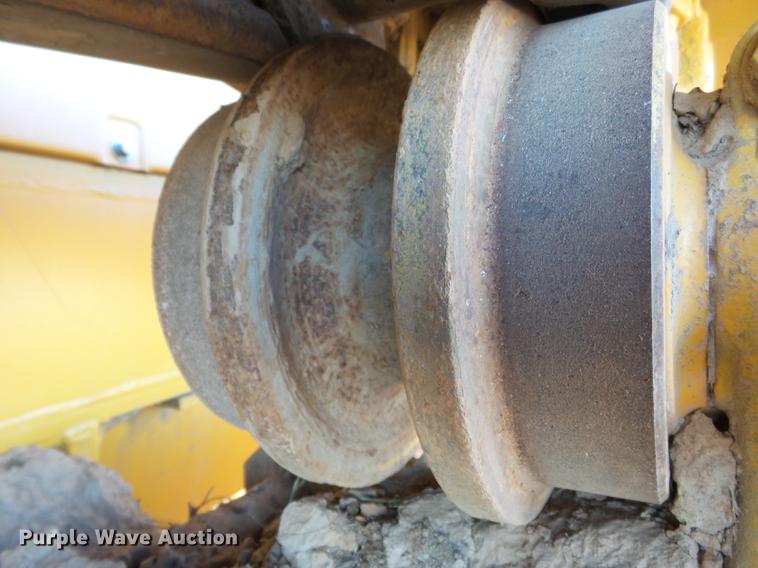 image for item DA2431 1992 Komatsu D68E-1 cable plow