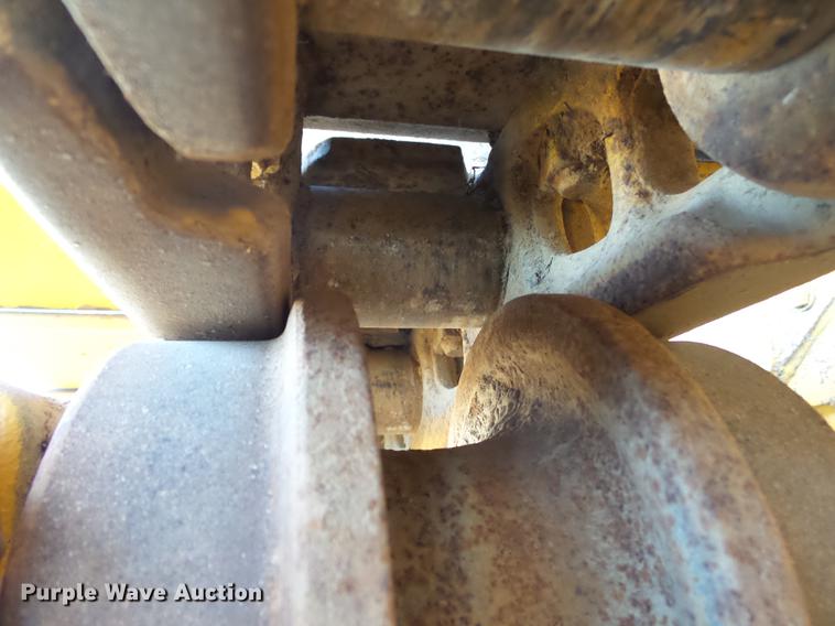 image for item DA2431 1992 Komatsu D68E-1 cable plow