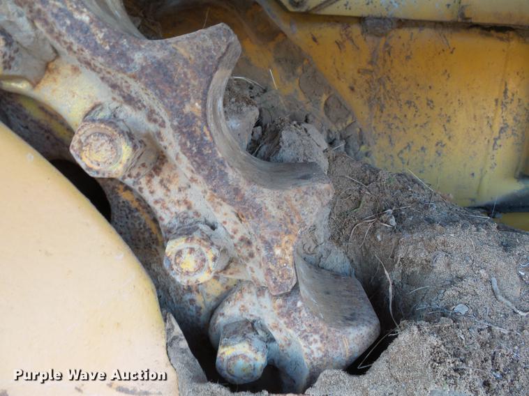 image for item DA2431 1992 Komatsu D68E-1 cable plow