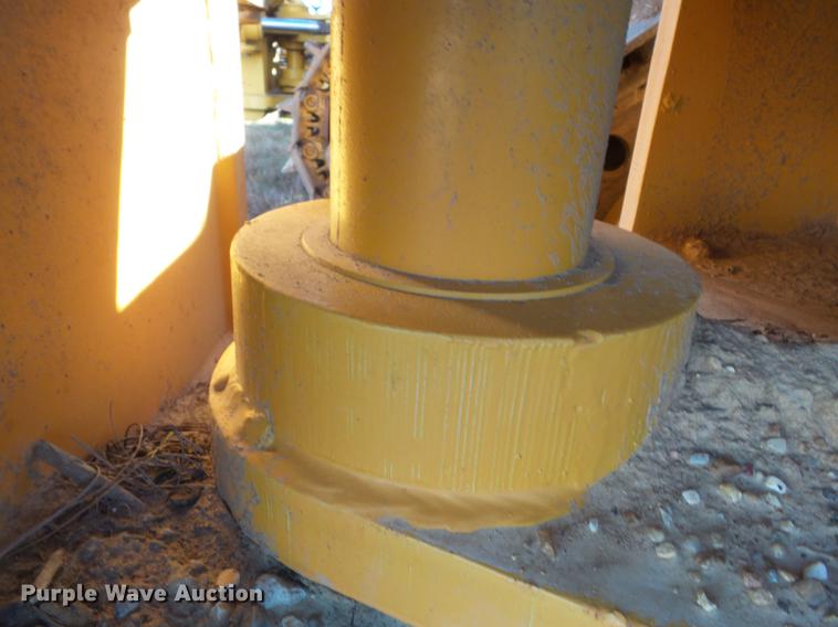 image for item DA2431 1992 Komatsu D68E-1 cable plow