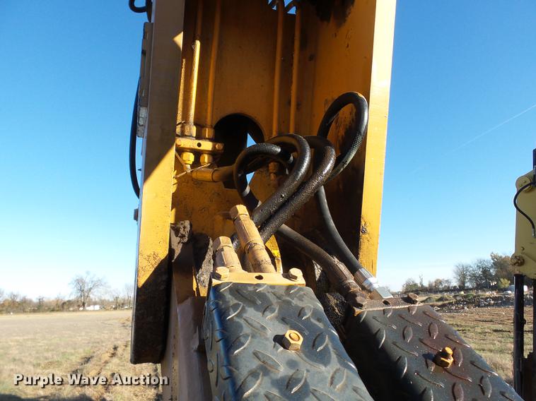 image for item DA2431 1992 Komatsu D68E-1 cable plow
