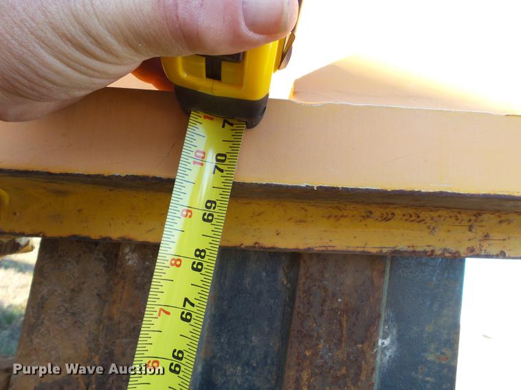 image for item DA2431 1992 Komatsu D68E-1 cable plow