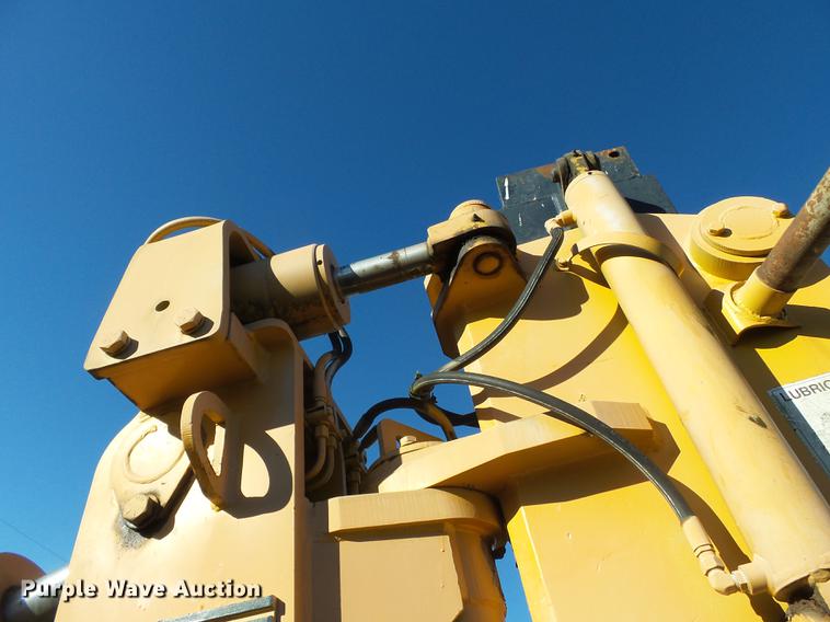 image for item DA2431 1992 Komatsu D68E-1 cable plow