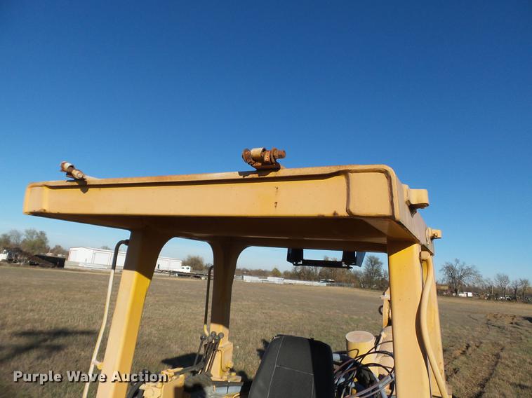 image for item DA2431 1992 Komatsu D68E-1 cable plow