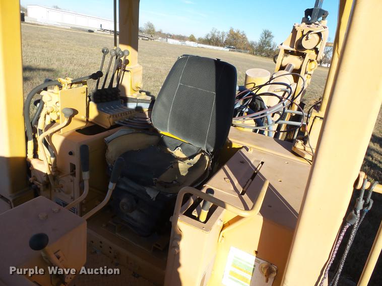 image for item DA2431 1992 Komatsu D68E-1 cable plow