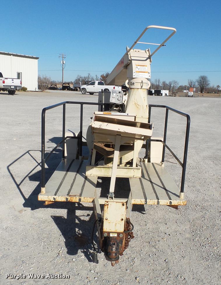 image for item DA2455 2008 Finn B70T straw blower