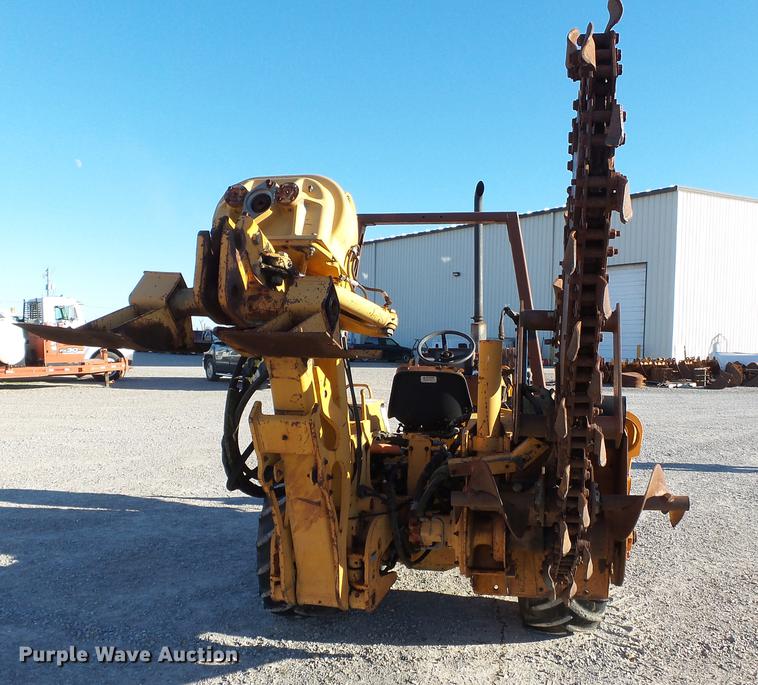 image for item DA2457 1994 Case 660 trencher