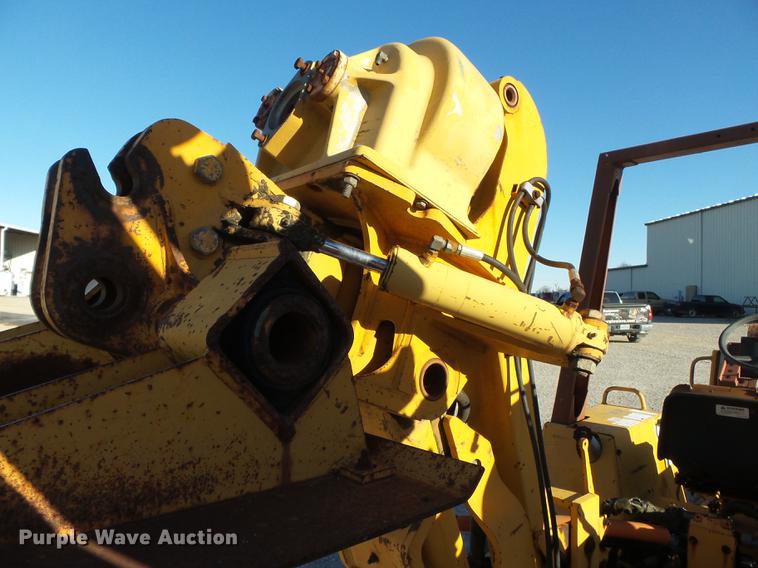 image for item DA2457 1994 Case 660 trencher