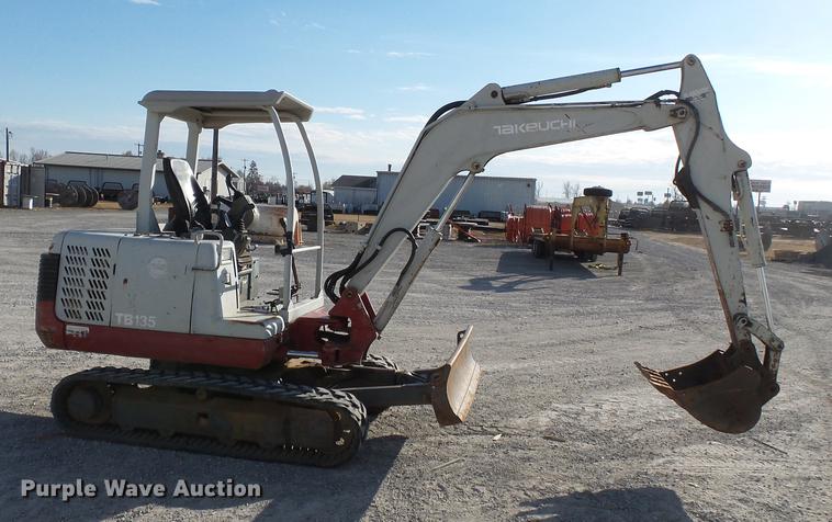 image for item DA2458 2004 Takeuchi TB135 compact excavator